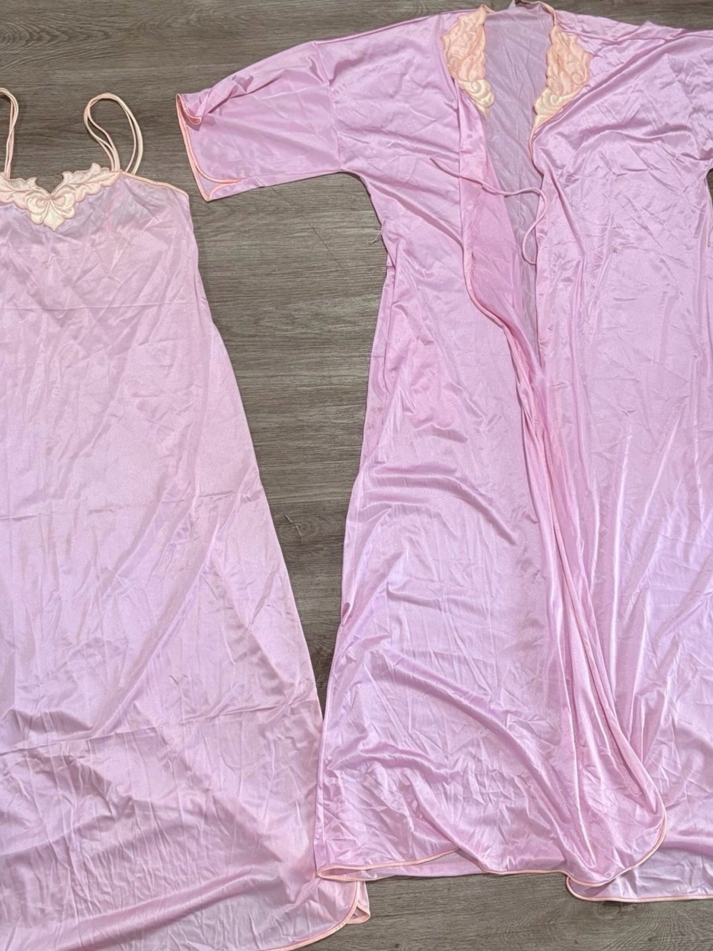 VTG Vanity Fair Large 2 Pc Nightgown & Robe Peignoir Set Coral pink lace 60s